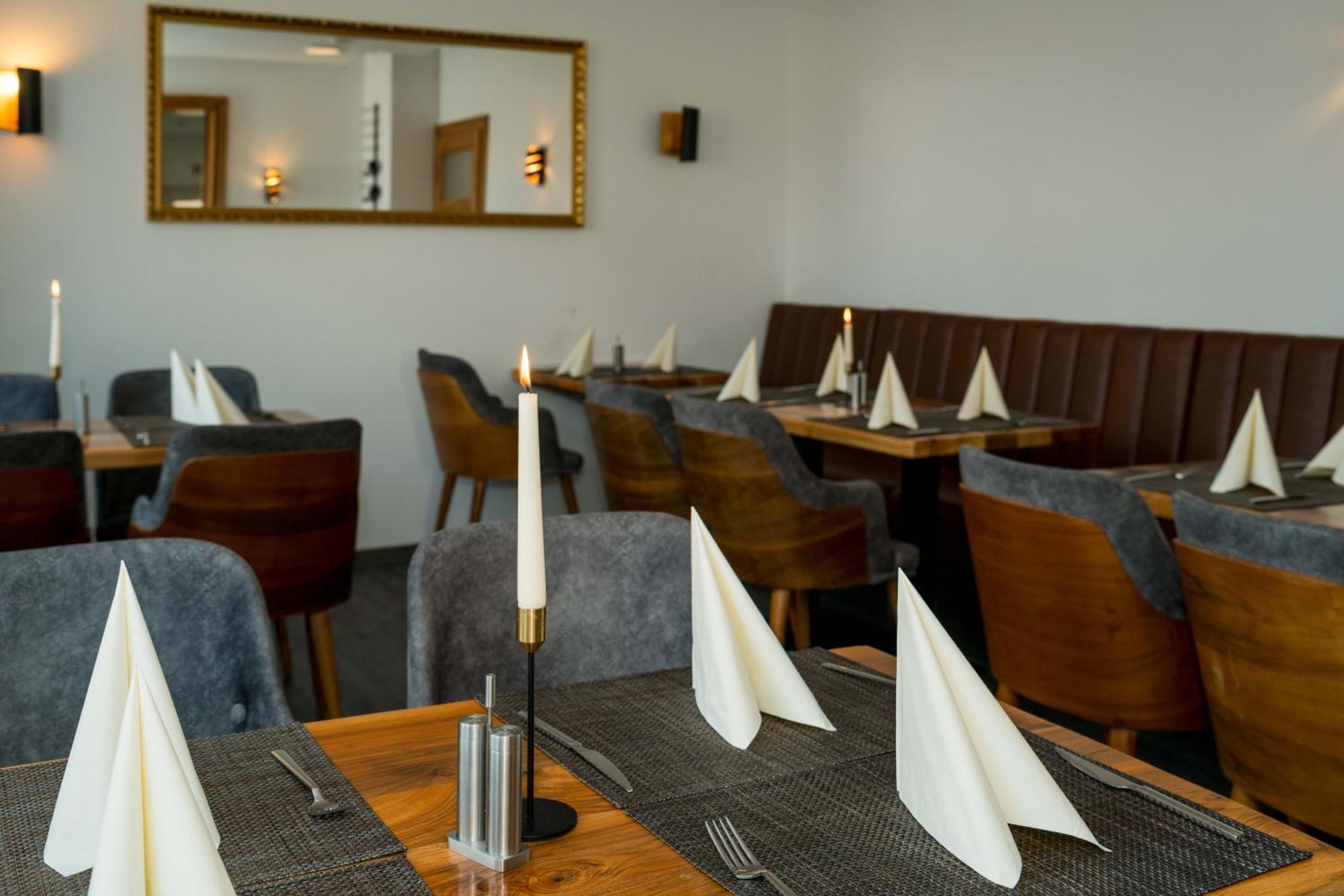 Roca Restaurant Und Hotel Bommersheim Екстериор снимка