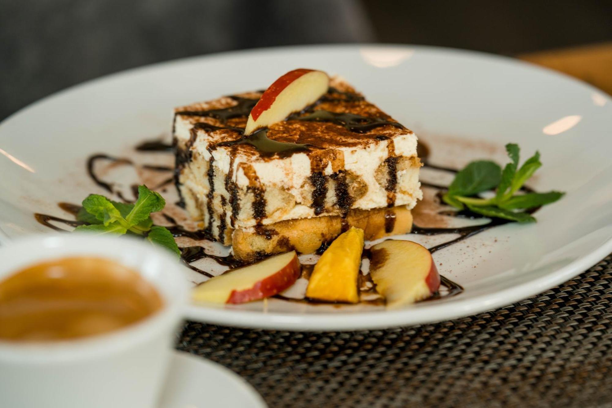 Roca Restaurant Und Hotel Bommersheim Екстериор снимка