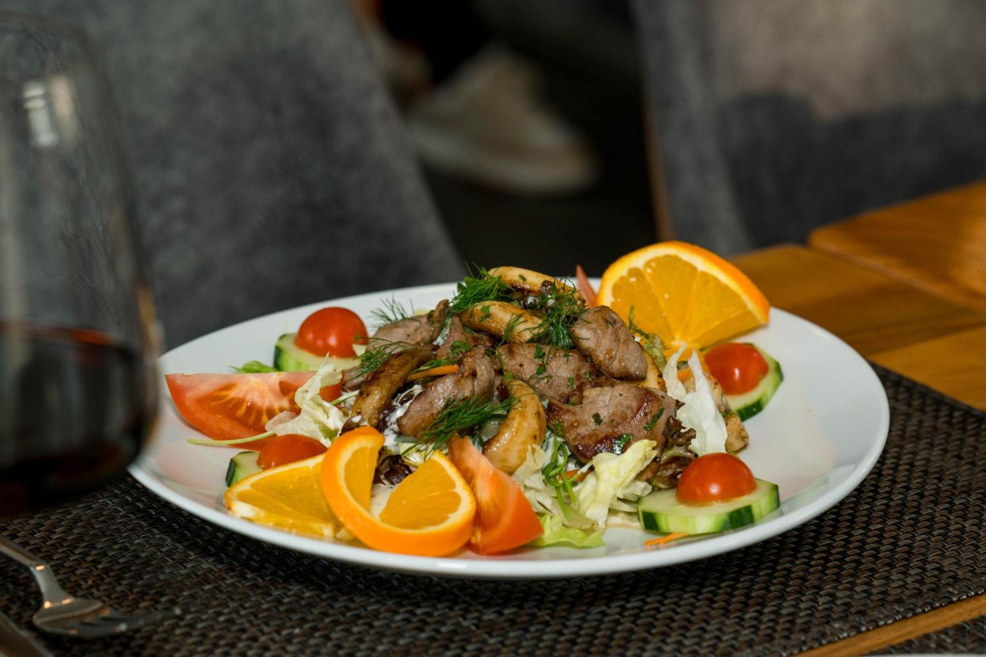 Roca Restaurant Und Hotel Bommersheim Екстериор снимка