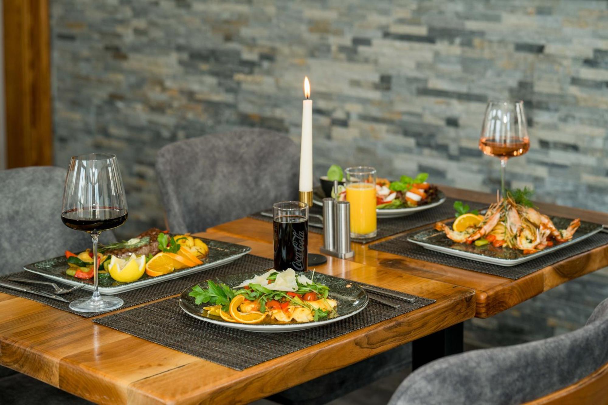 Roca Restaurant Und Hotel Bommersheim Екстериор снимка