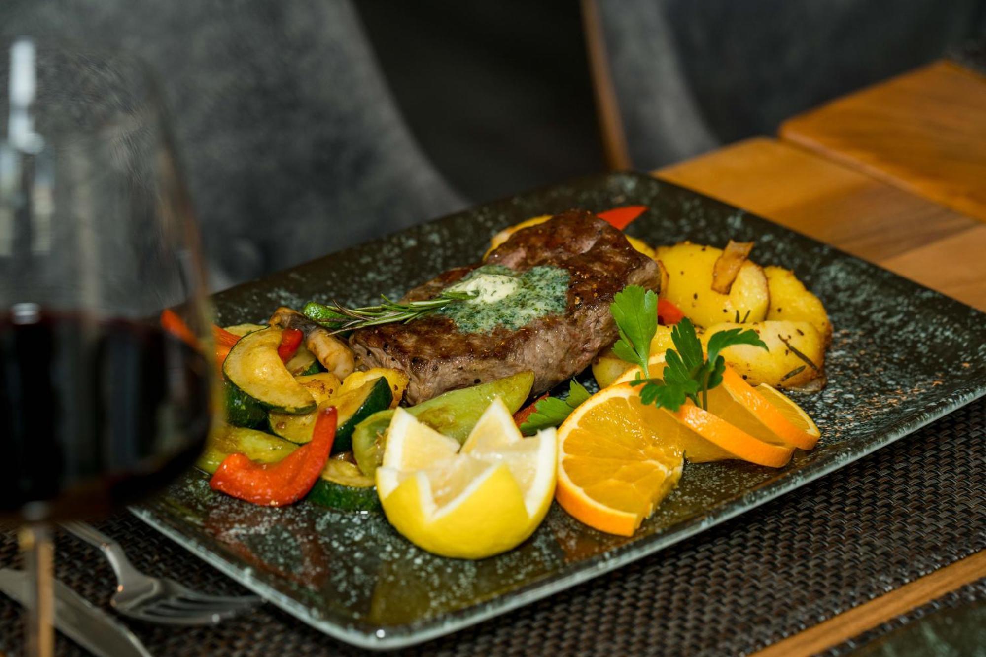Roca Restaurant Und Hotel Bommersheim Екстериор снимка