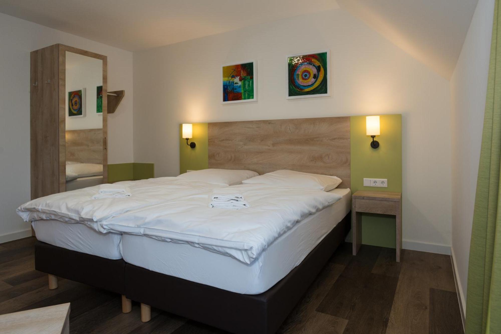 Roca Restaurant Und Hotel Bommersheim Екстериор снимка