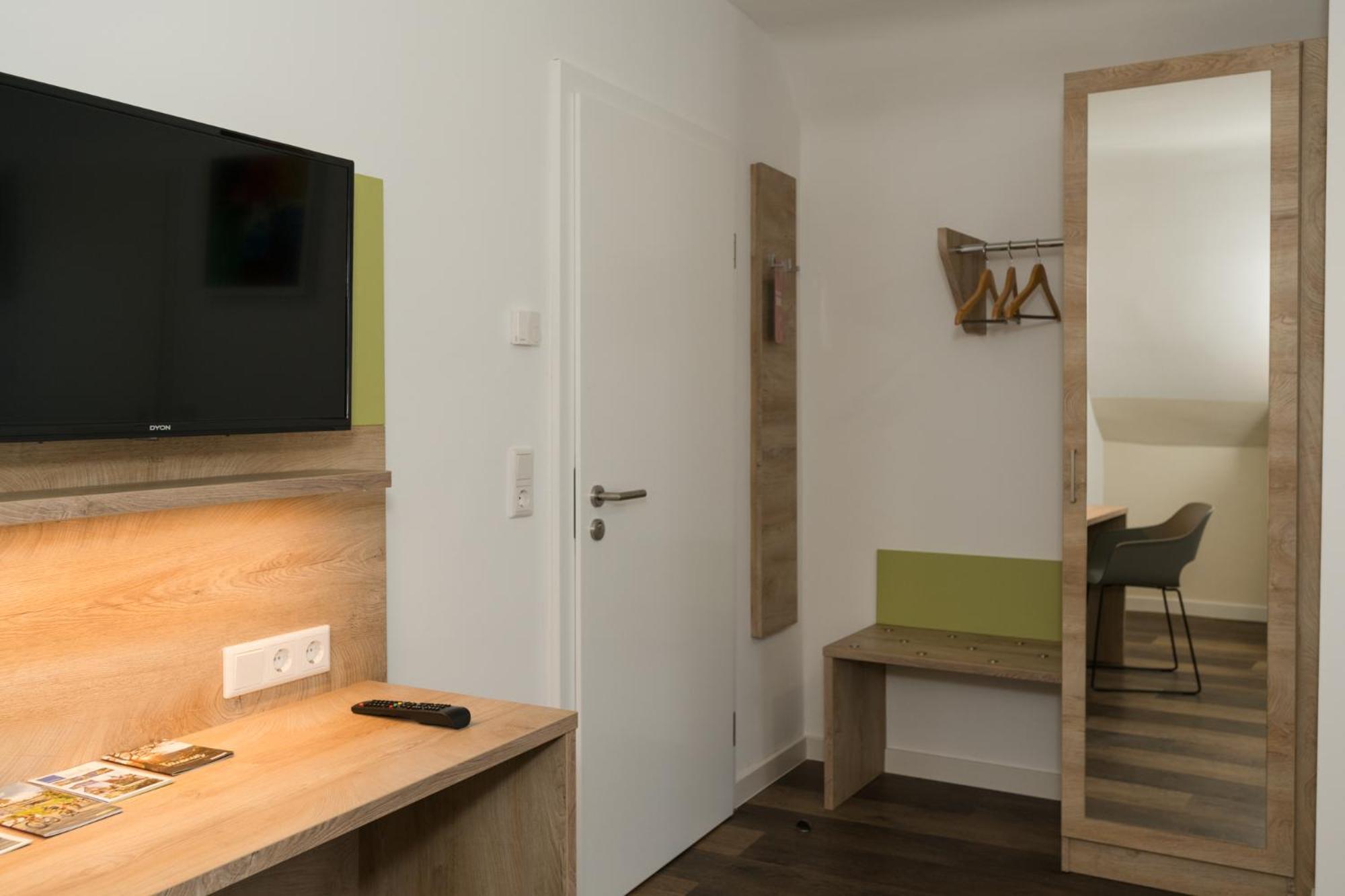 Roca Restaurant Und Hotel Bommersheim Екстериор снимка