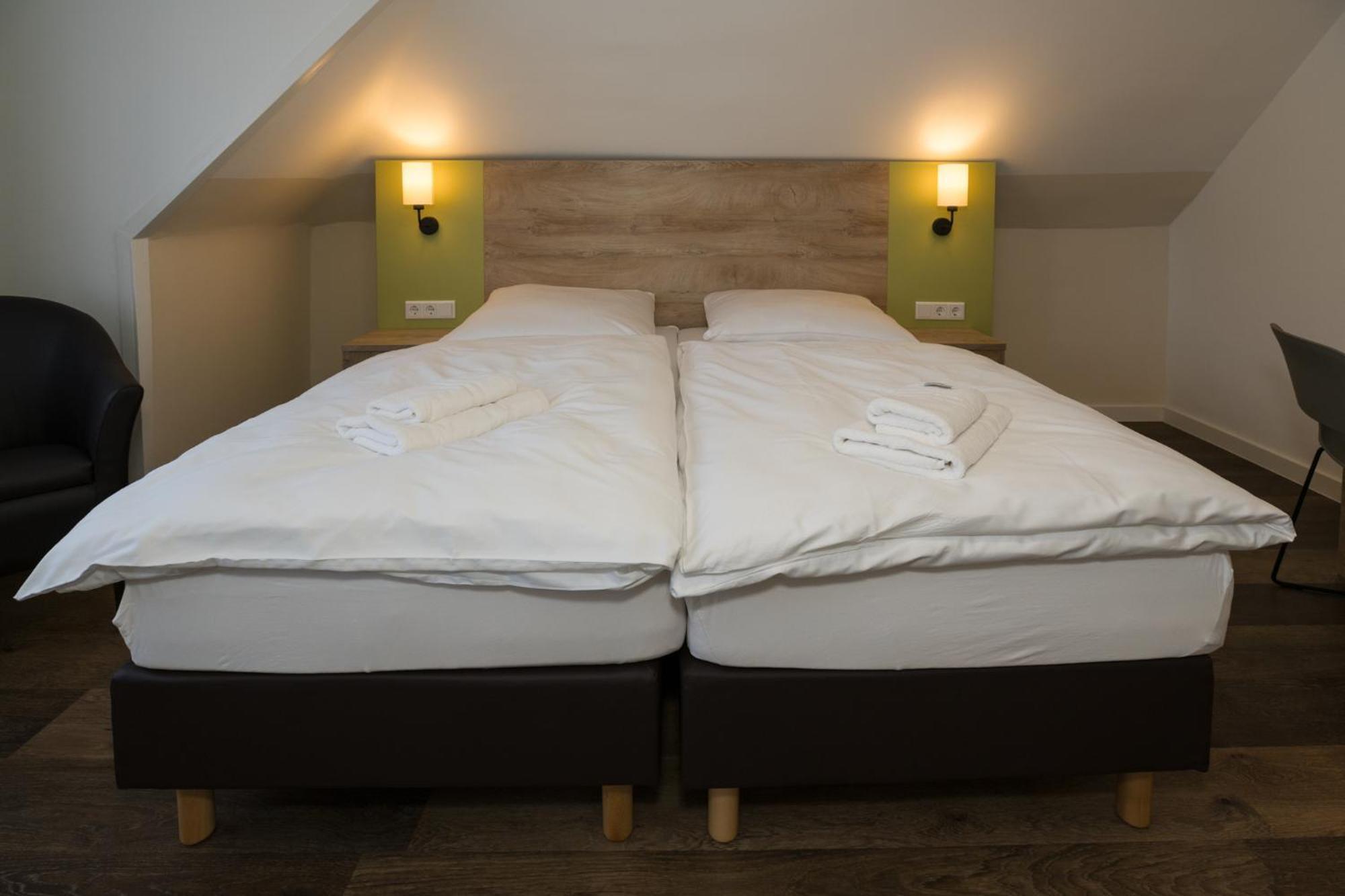 Roca Restaurant Und Hotel Bommersheim Екстериор снимка