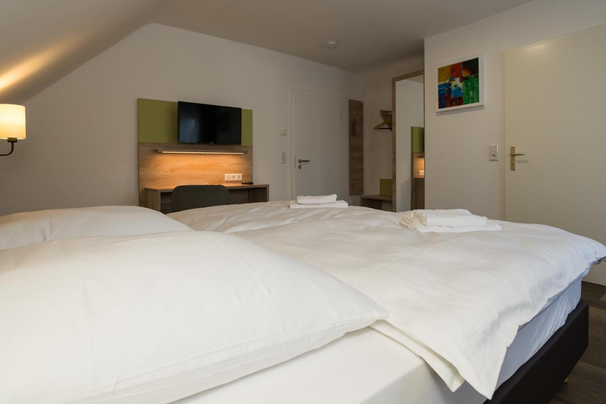Roca Restaurant Und Hotel Bommersheim Екстериор снимка
