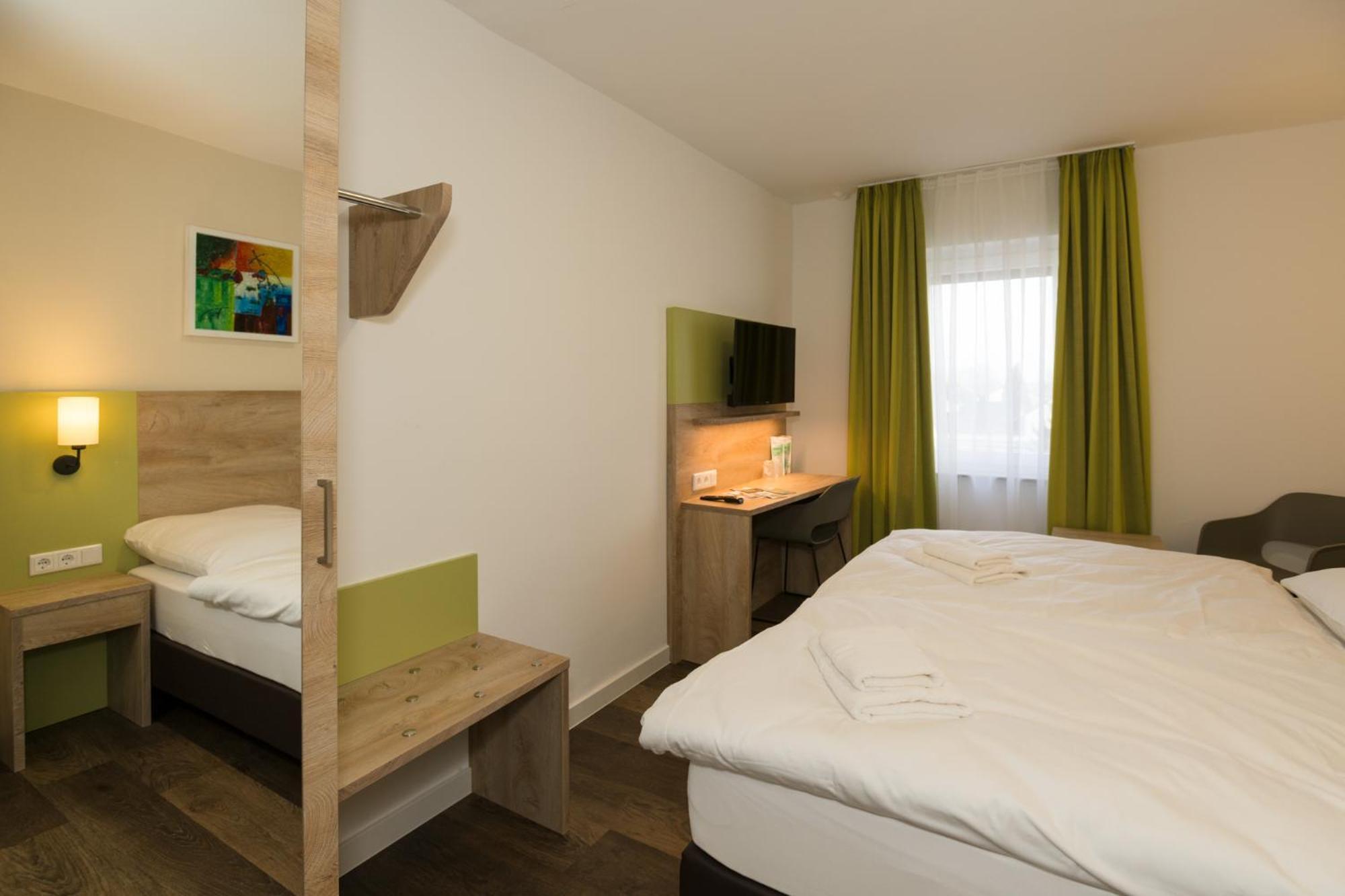 Roca Restaurant Und Hotel Bommersheim Екстериор снимка